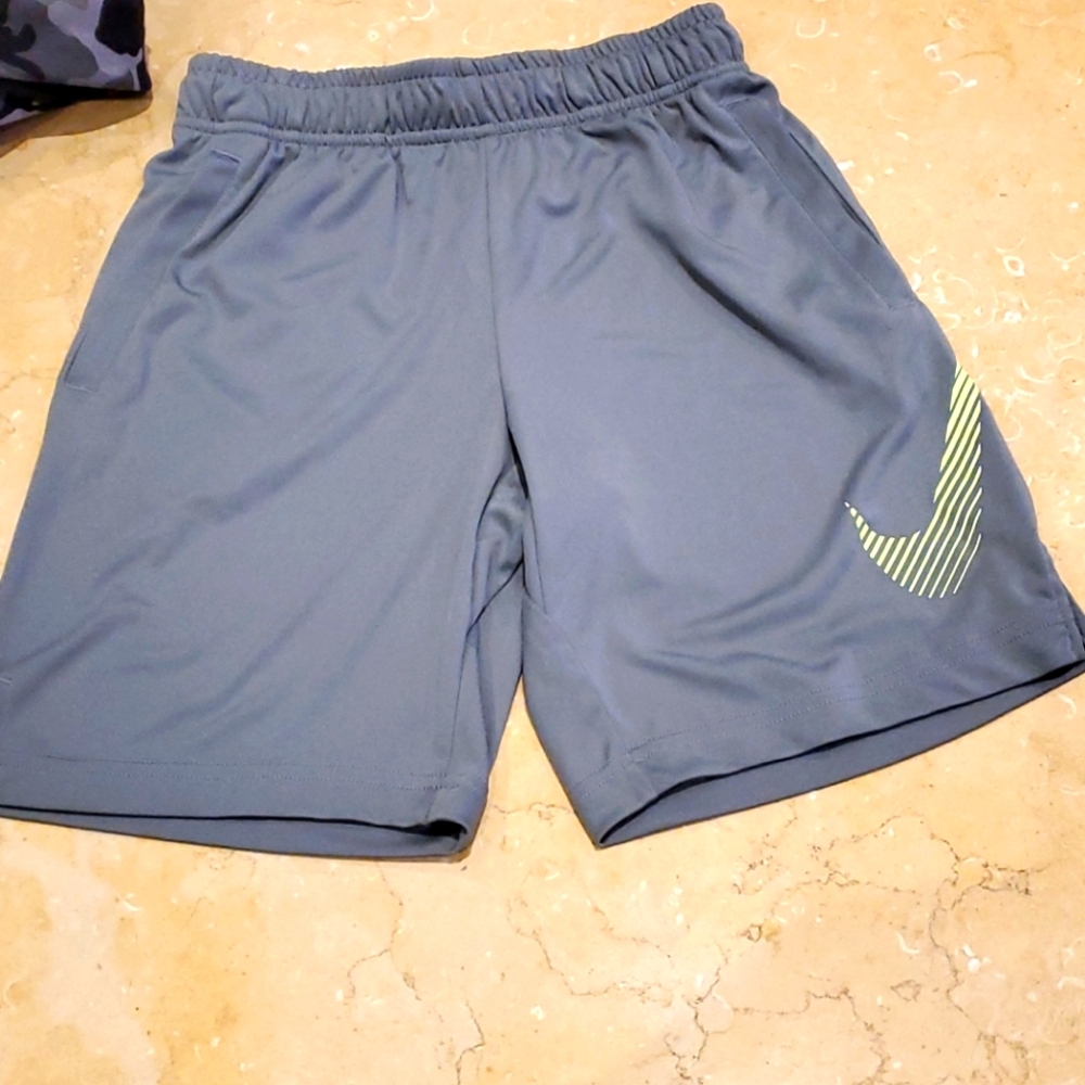 Nike boys dri fit short